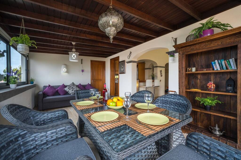 Internal Dining Room - Archway to Lounge