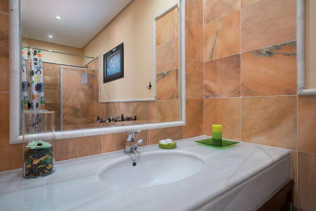 2nd Bathroom