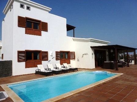 View across pool / Terrace area towards Villa Mary