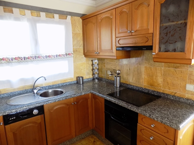 Fully Fitted Kitchen