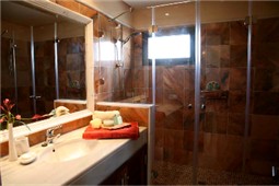 En-Suite to Master Bedroom