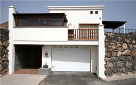 Front Entrance to Vista Atlantica