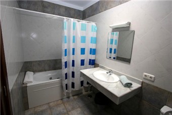 En-suite to Master Bedroom