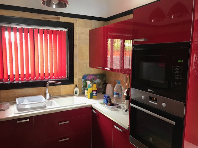 Fully Fitted Kitchen