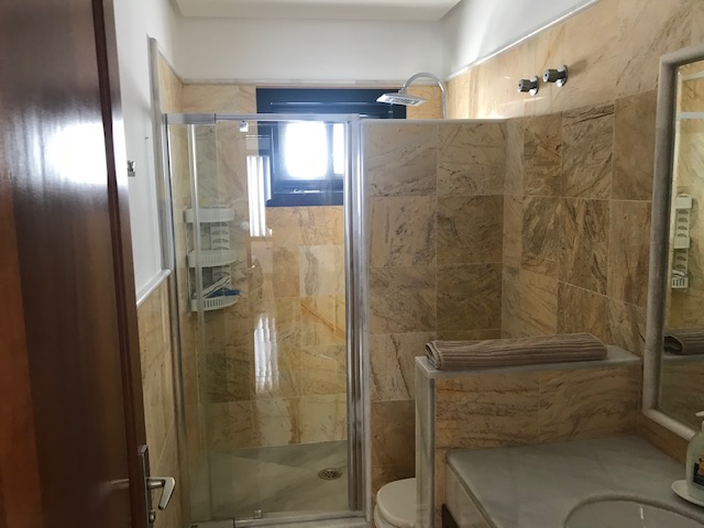 En Suite to Master Bedroom