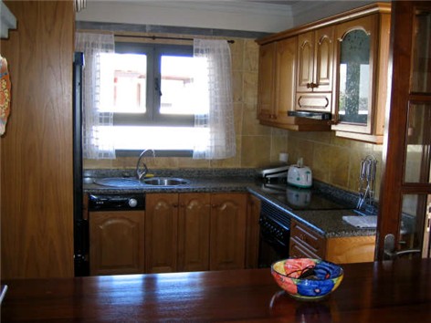 Fully Fitted Kitchen