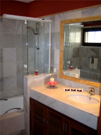 En-suite to Master Bedroom